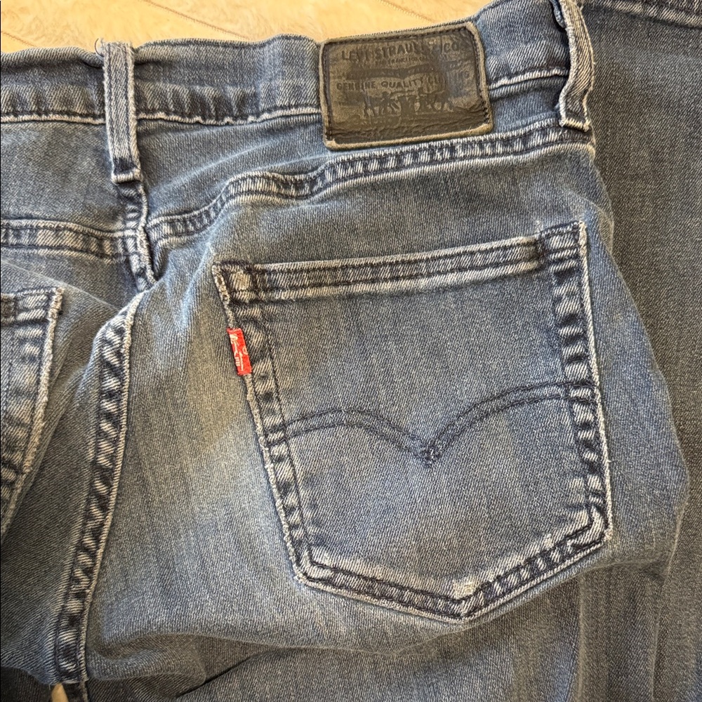 Levi’s Jeans - Picture 2 of 3